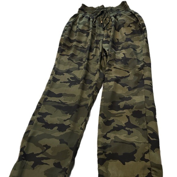 WAYF camo pants - Picture 2 of 8